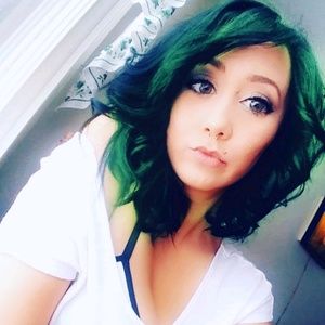 Meet your Posher, Samantha